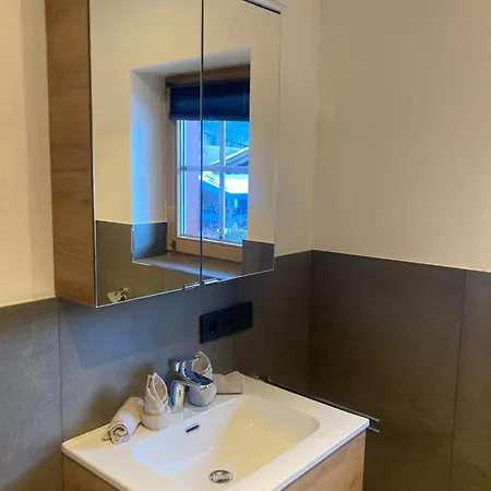 Stefanie Og * Hollersbach im Pinzgau